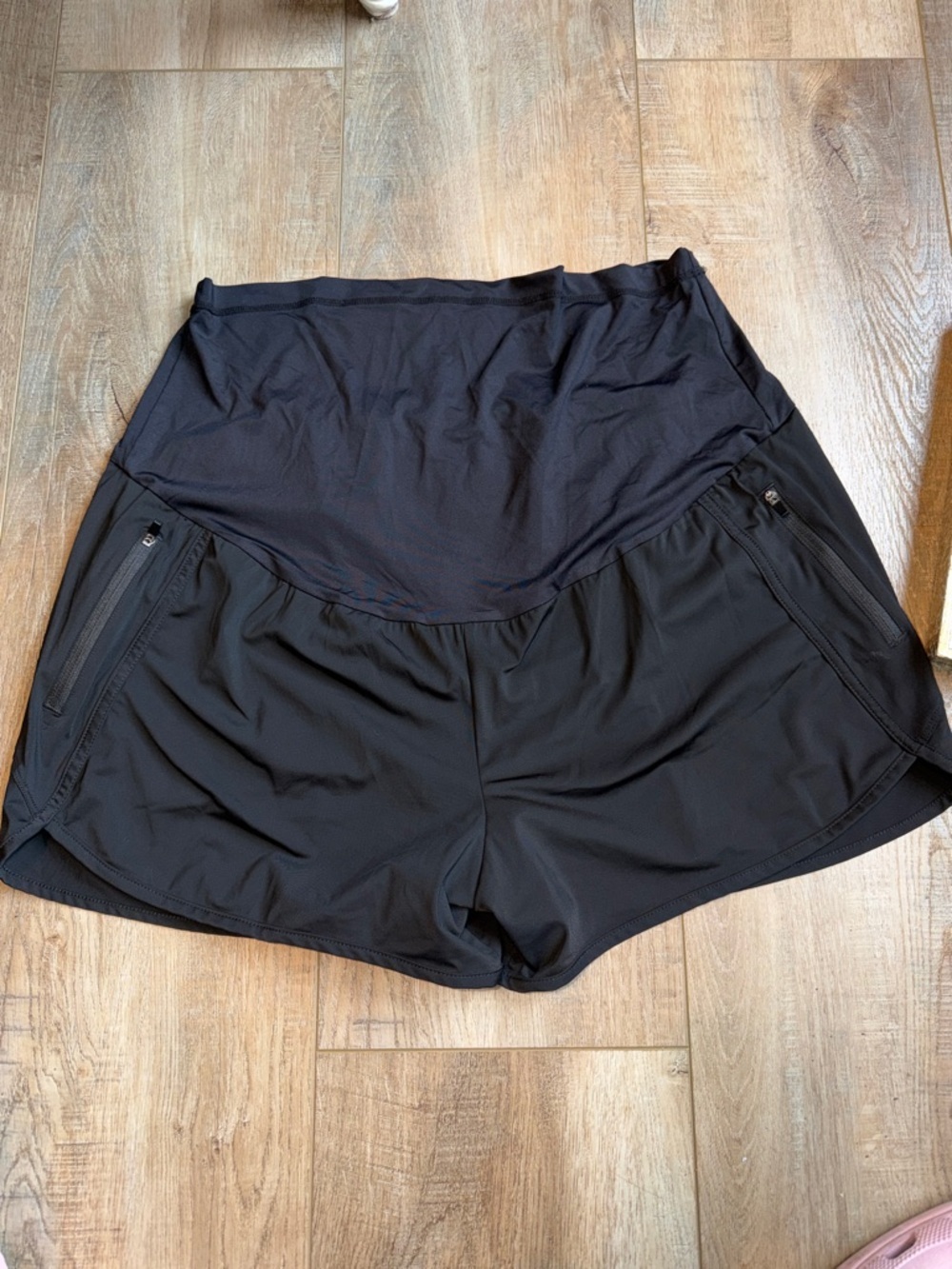 Maternity Two-Tone Performance Shorts - Black  XXL
